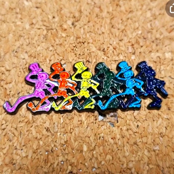 Grateful Dead Dancing Skeletons hat pin, Grateful Dead enamel pin - Picture 1 of 2